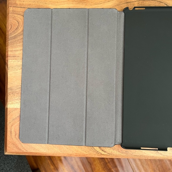 Incase Book Jacket Revolution - Picture 9 of 9